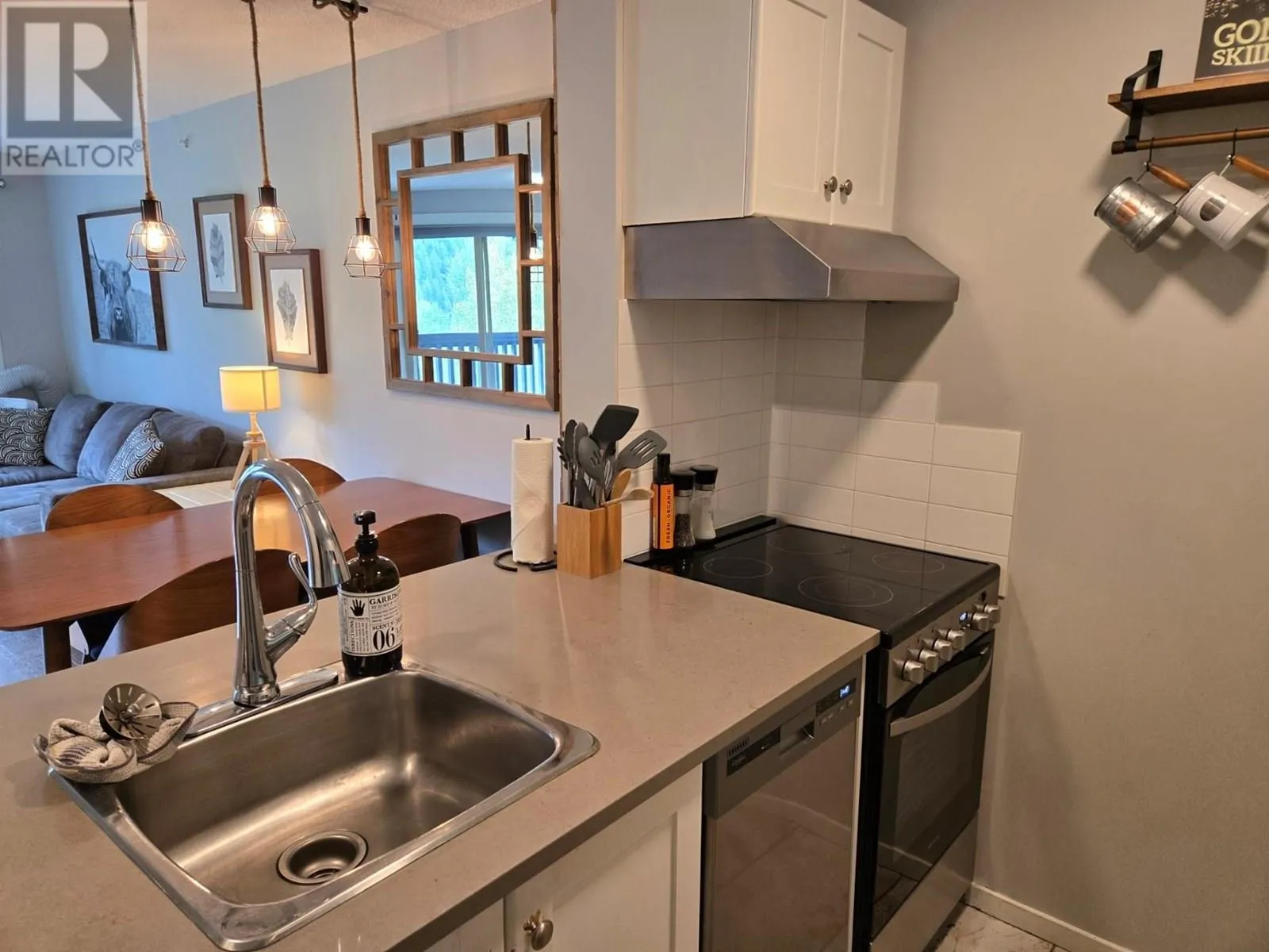 2060 Summit Drive Unit# 412