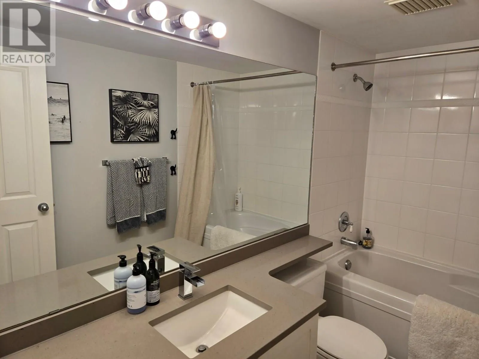 2060 Summit Drive Unit# 412