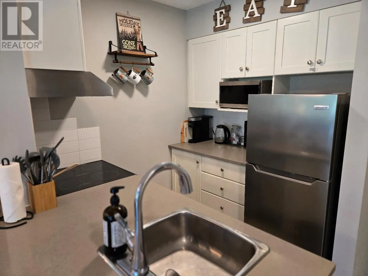 2060 Summit Drive Unit# 412