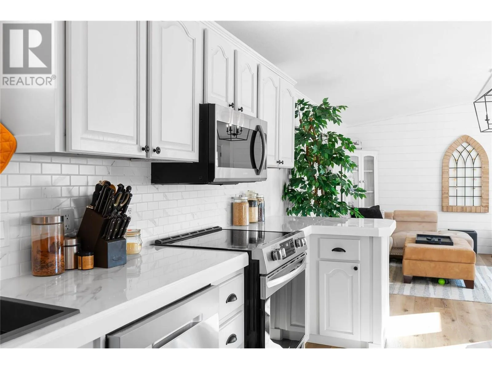 5371 Princeton Avenue Unit# 18