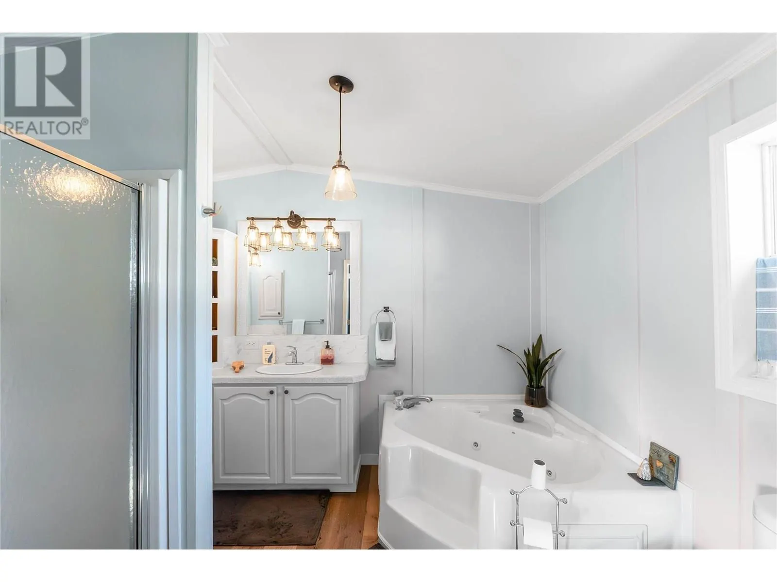 5371 Princeton Avenue Unit# 18