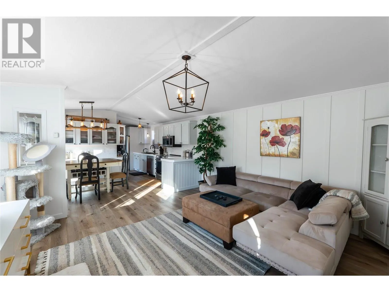 5371 Princeton Avenue Unit# 18