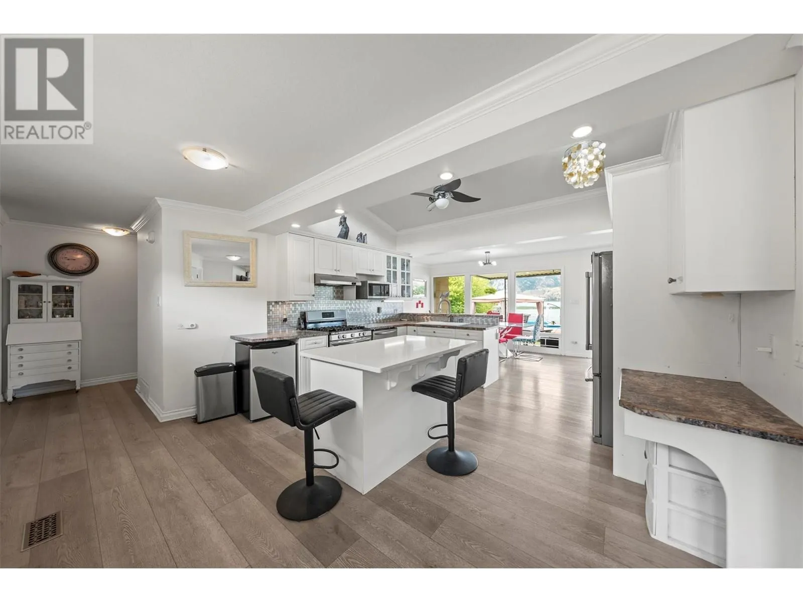 3939 LAKESIDE Road