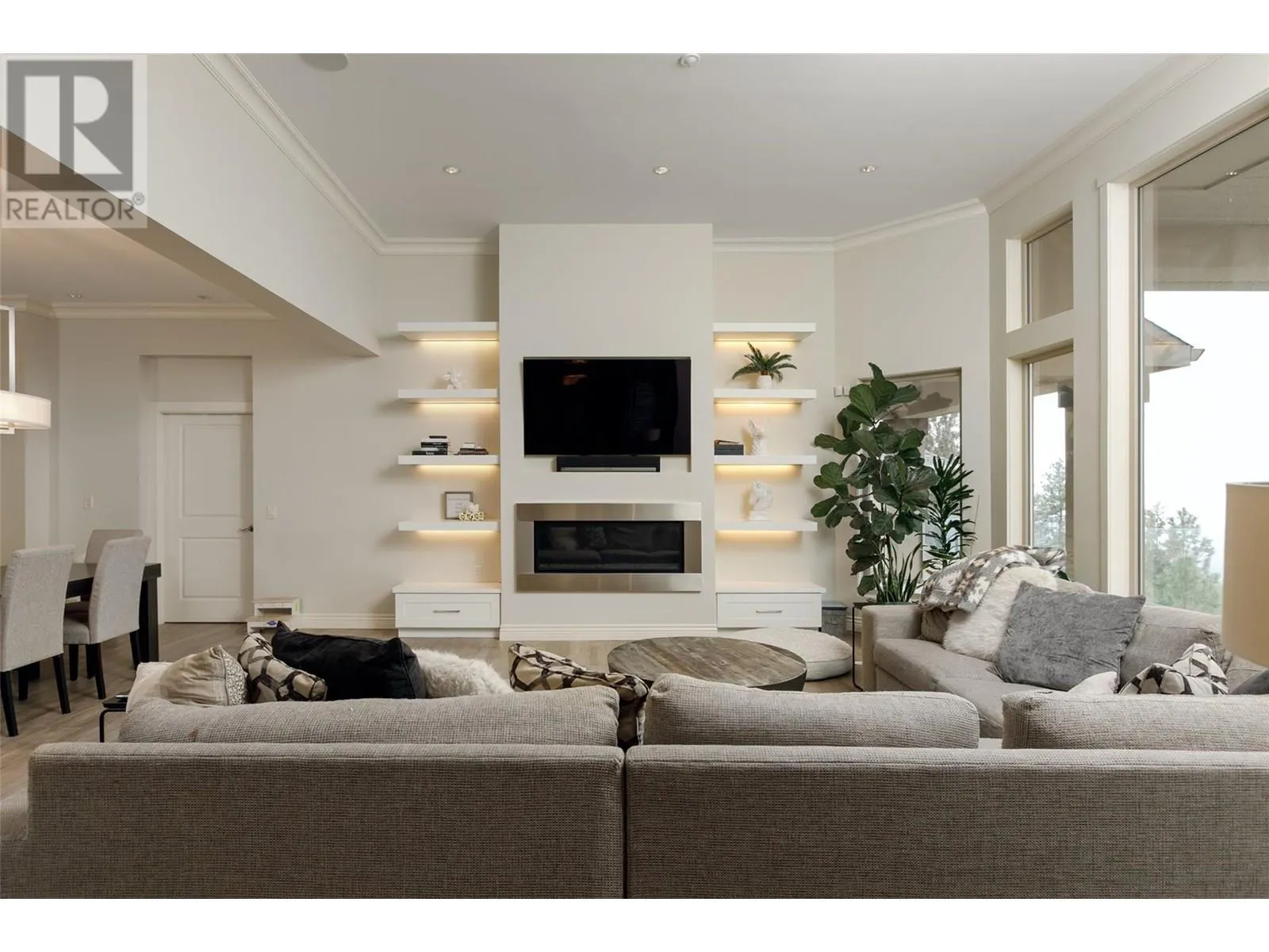 4828 Carmel Crescent