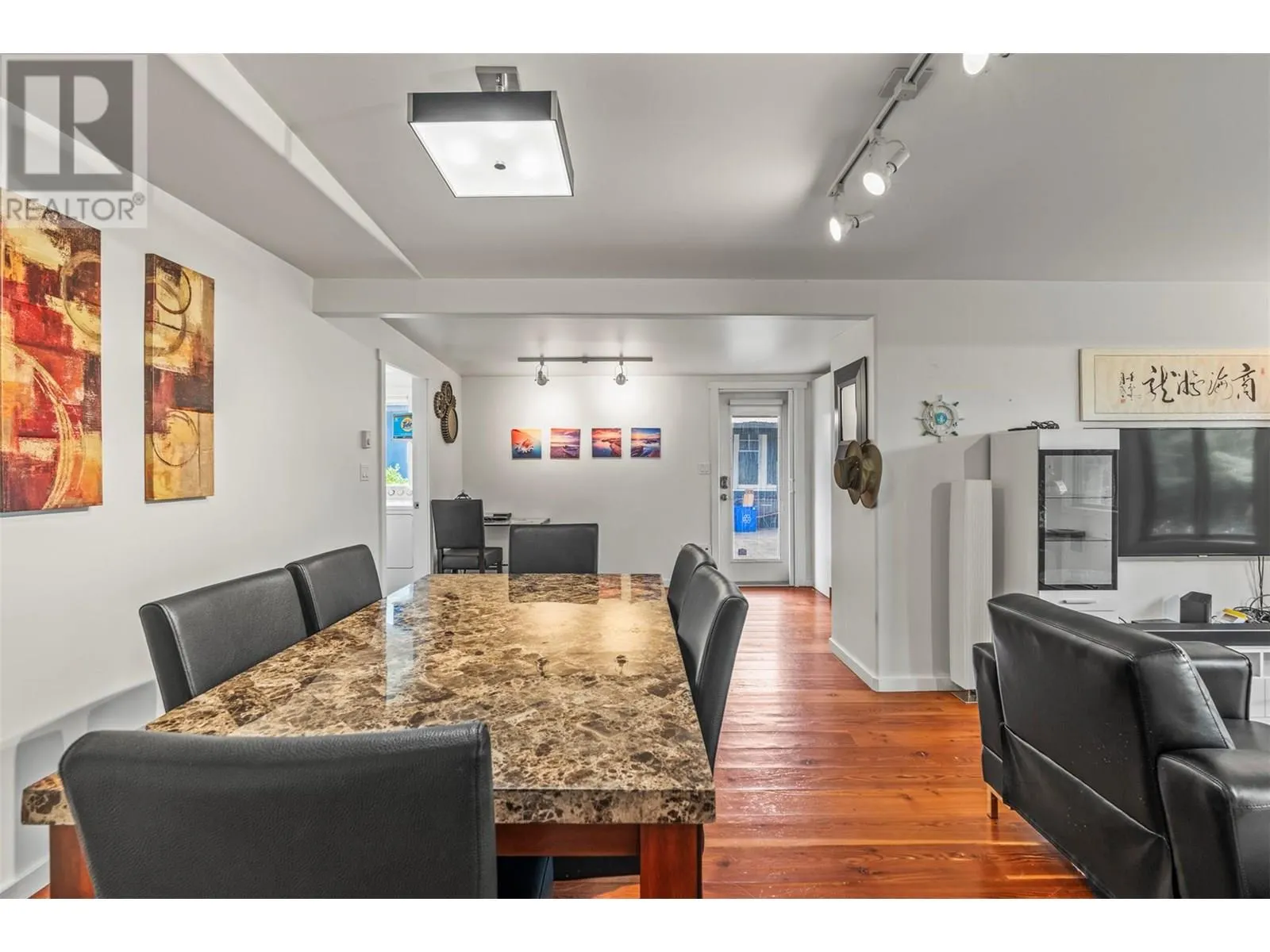 2640 Lakeshore Road