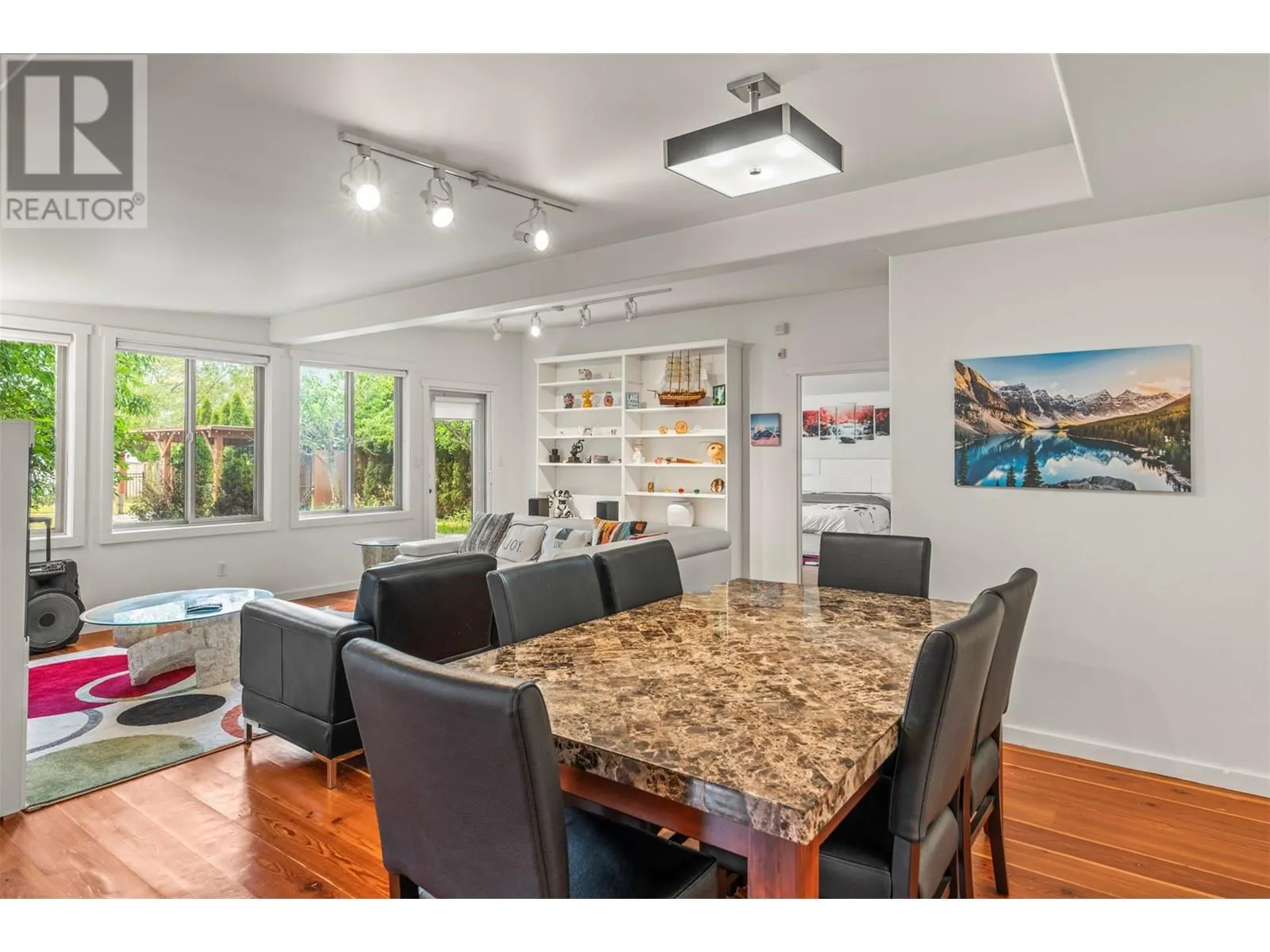 2640 Lakeshore Road