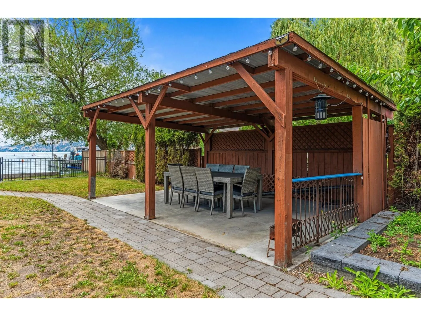 2640 Lakeshore Road