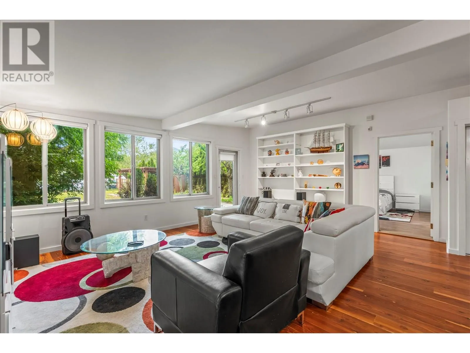 2640 Lakeshore Road