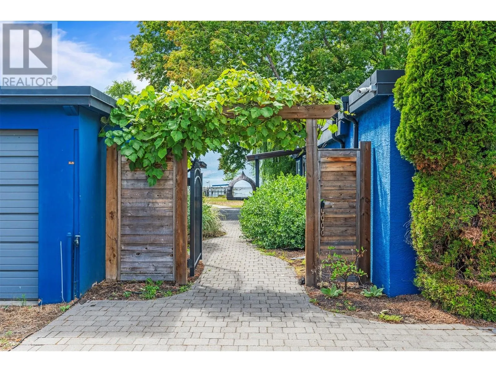 2640 Lakeshore Road