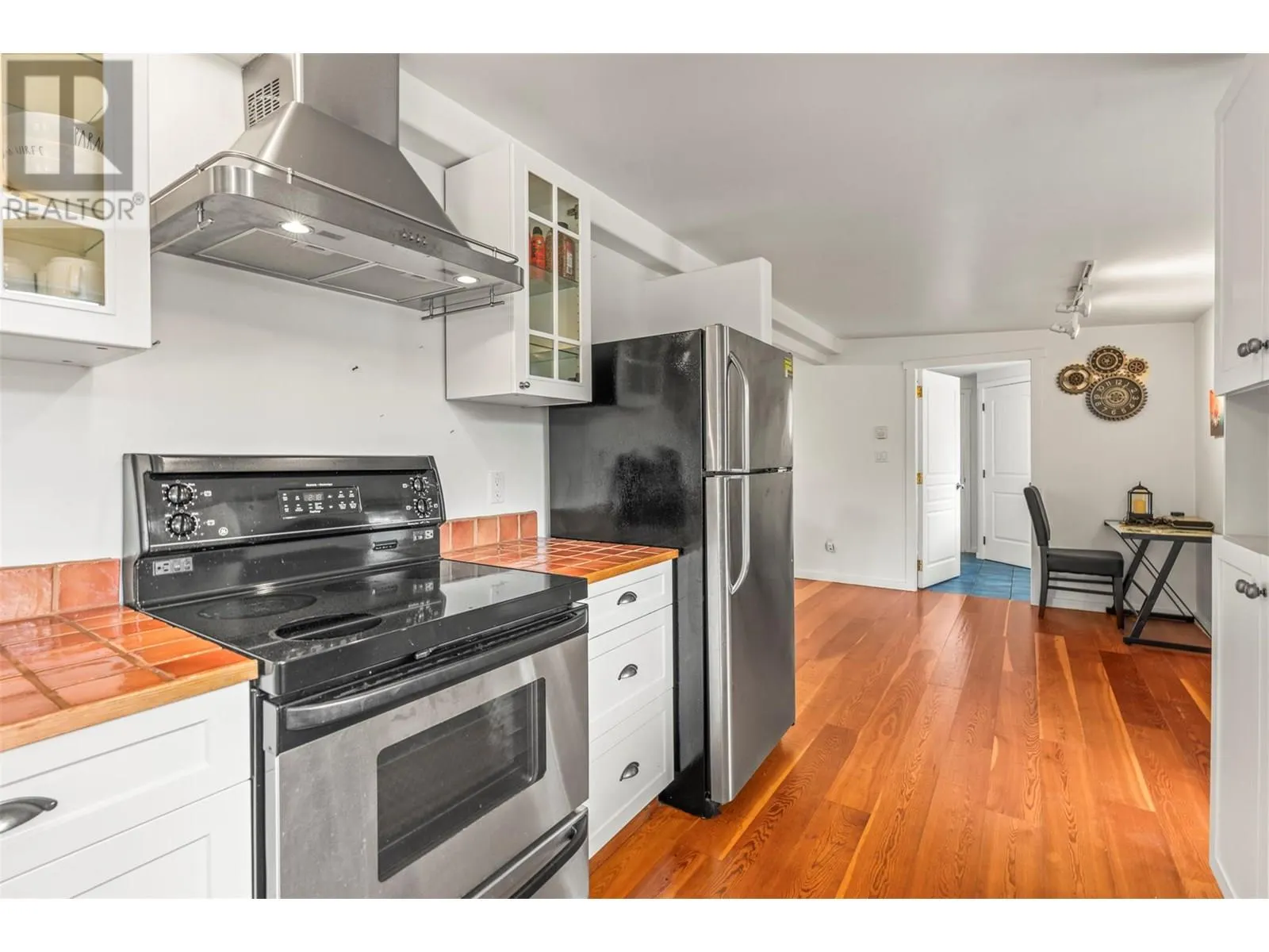 2640 Lakeshore Road