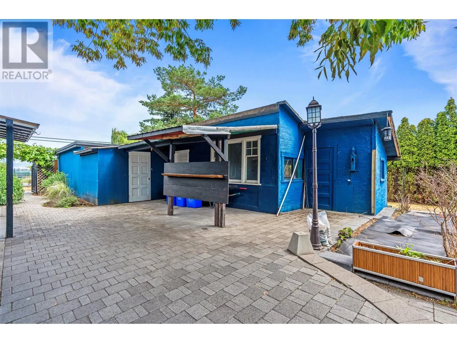 2640 Lakeshore Road