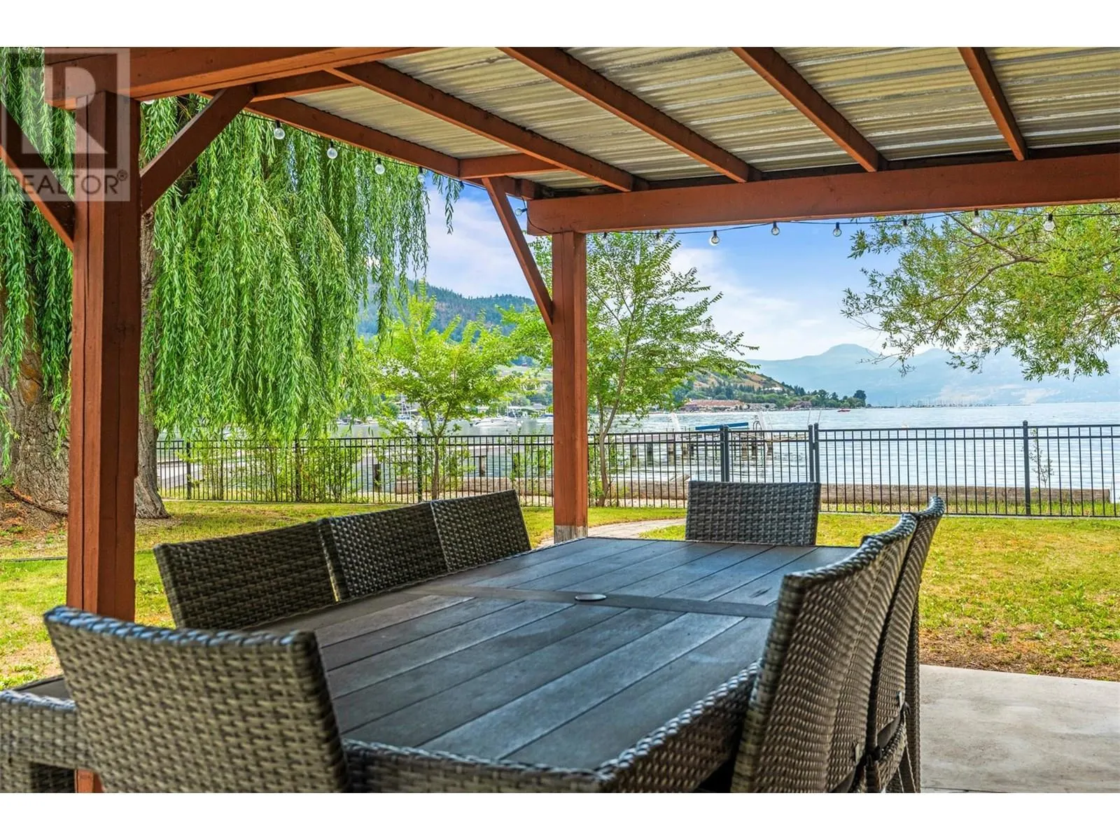 2640 Lakeshore Road