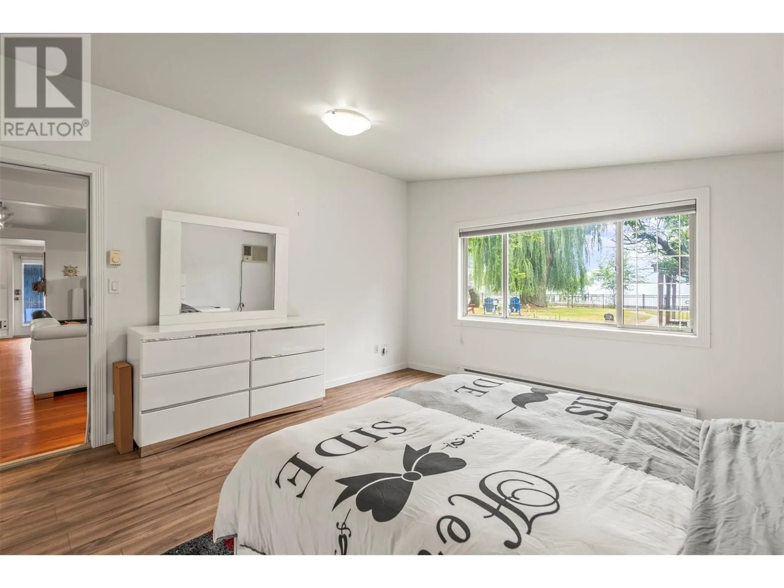 2640 Lakeshore Road