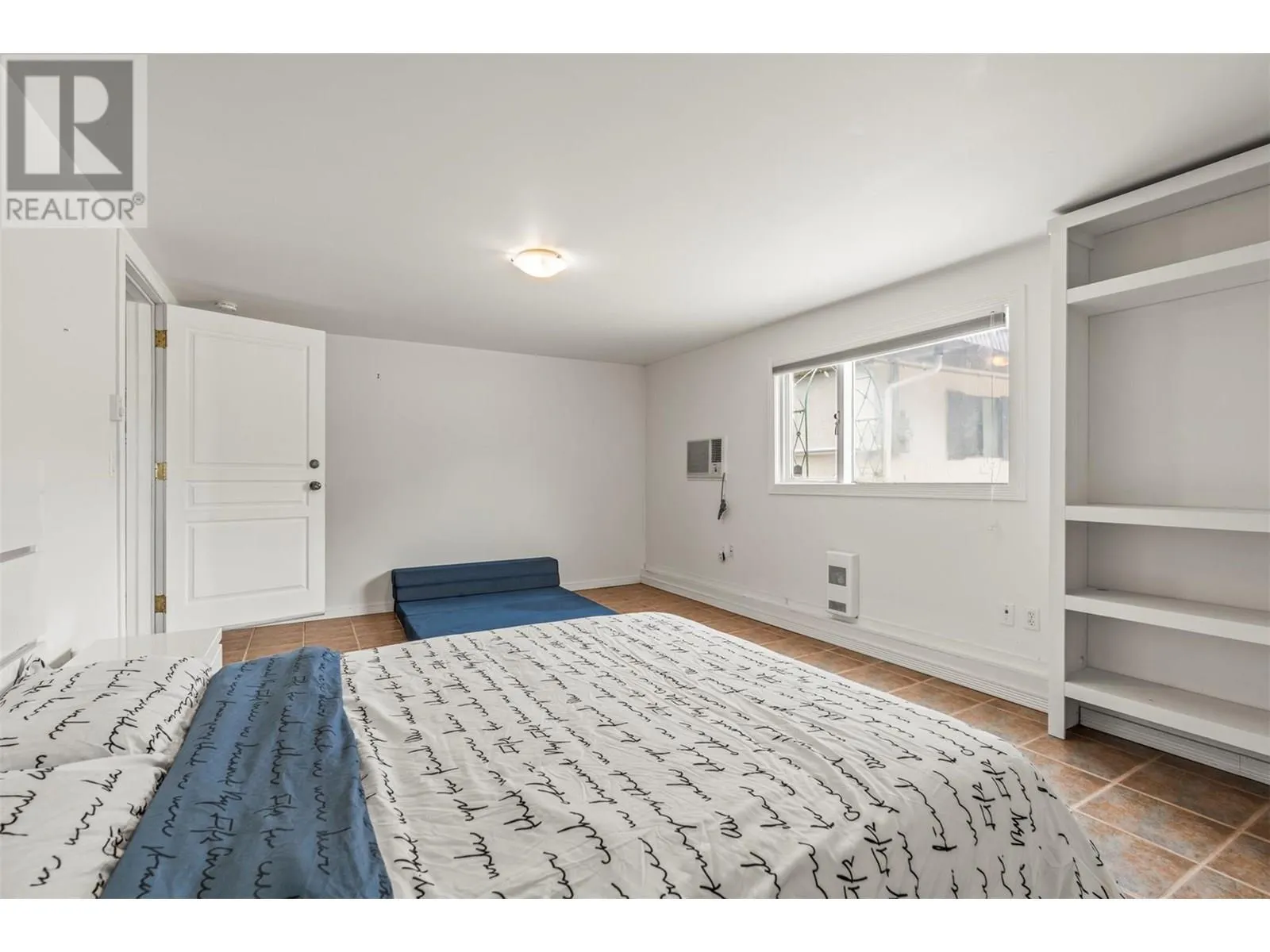 2640 Lakeshore Road