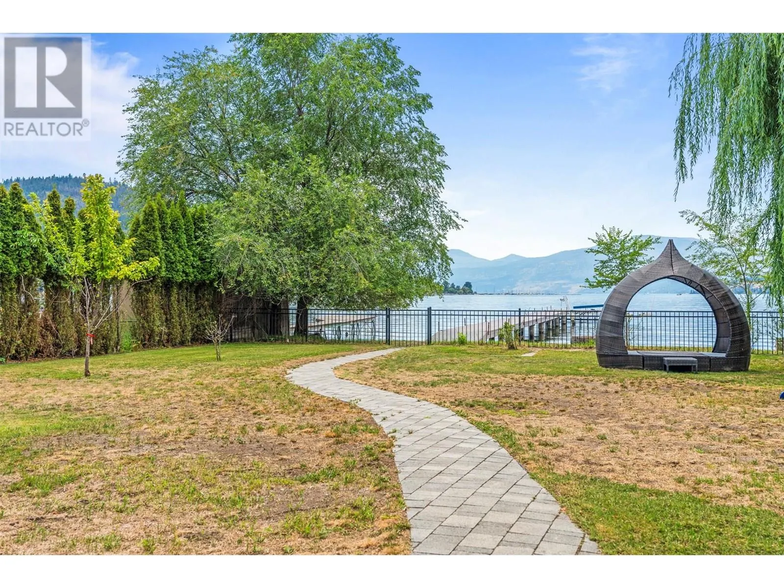 2640 Lakeshore Road