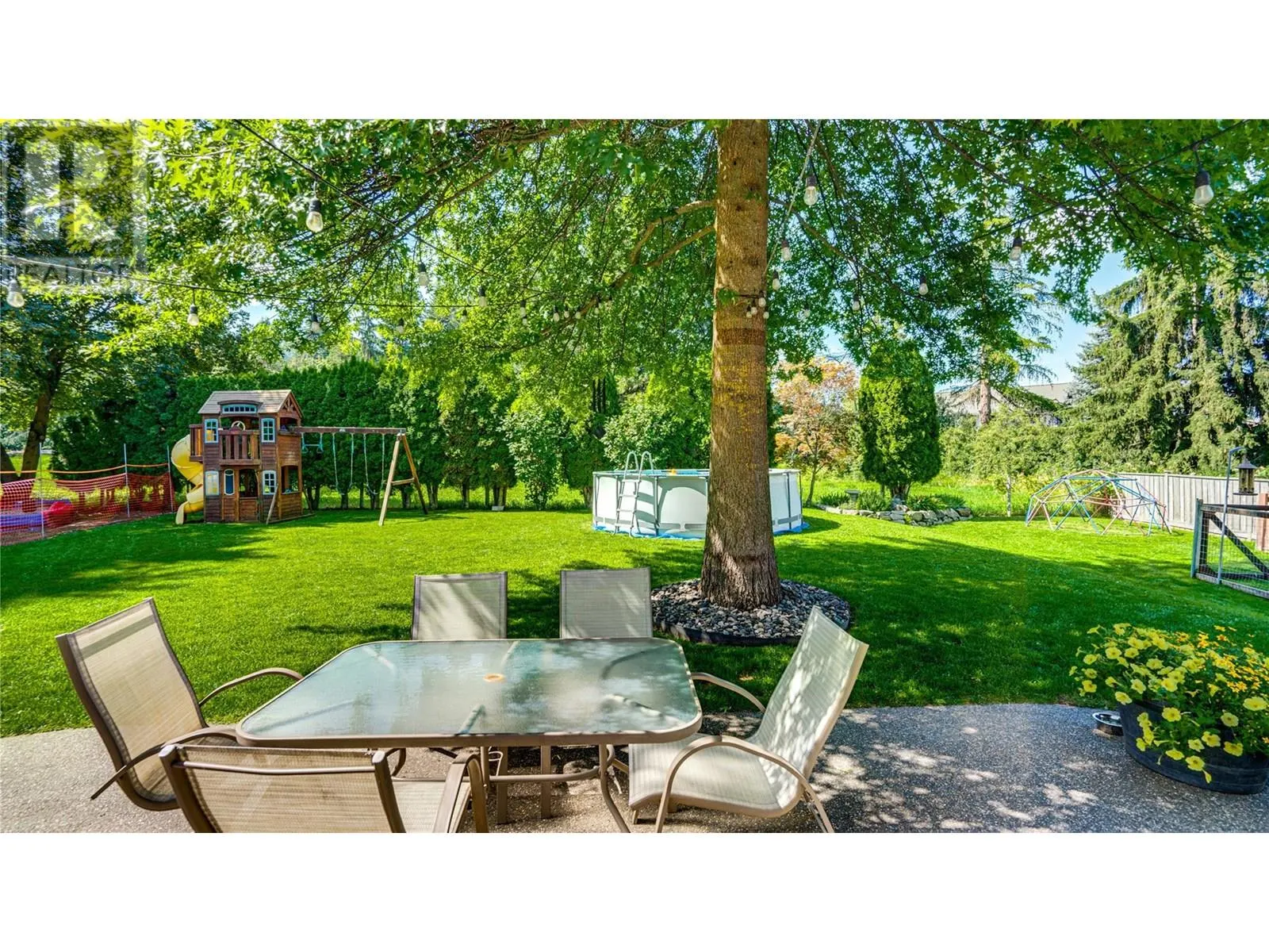 6440 Woodland Drive
