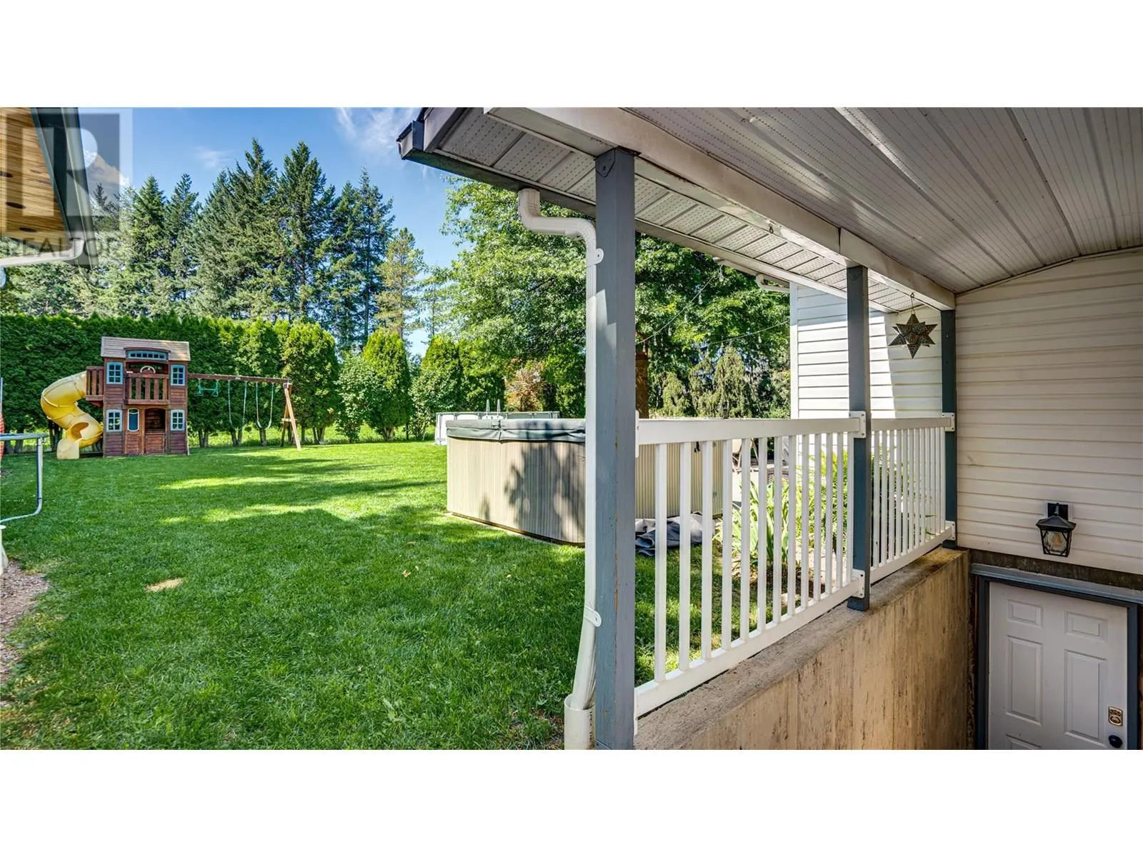 6440 Woodland Drive