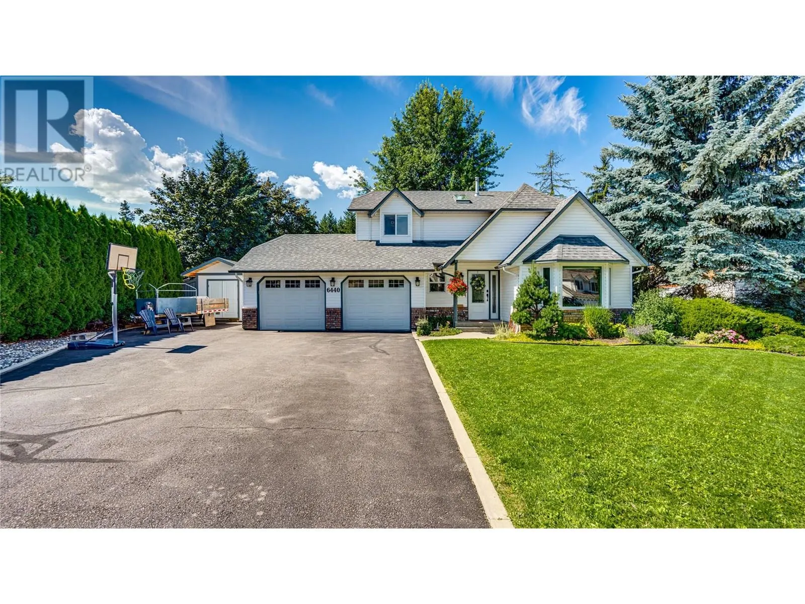 6440 Woodland Drive