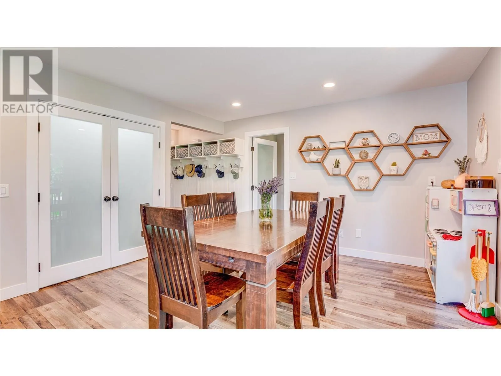 6440 Woodland Drive