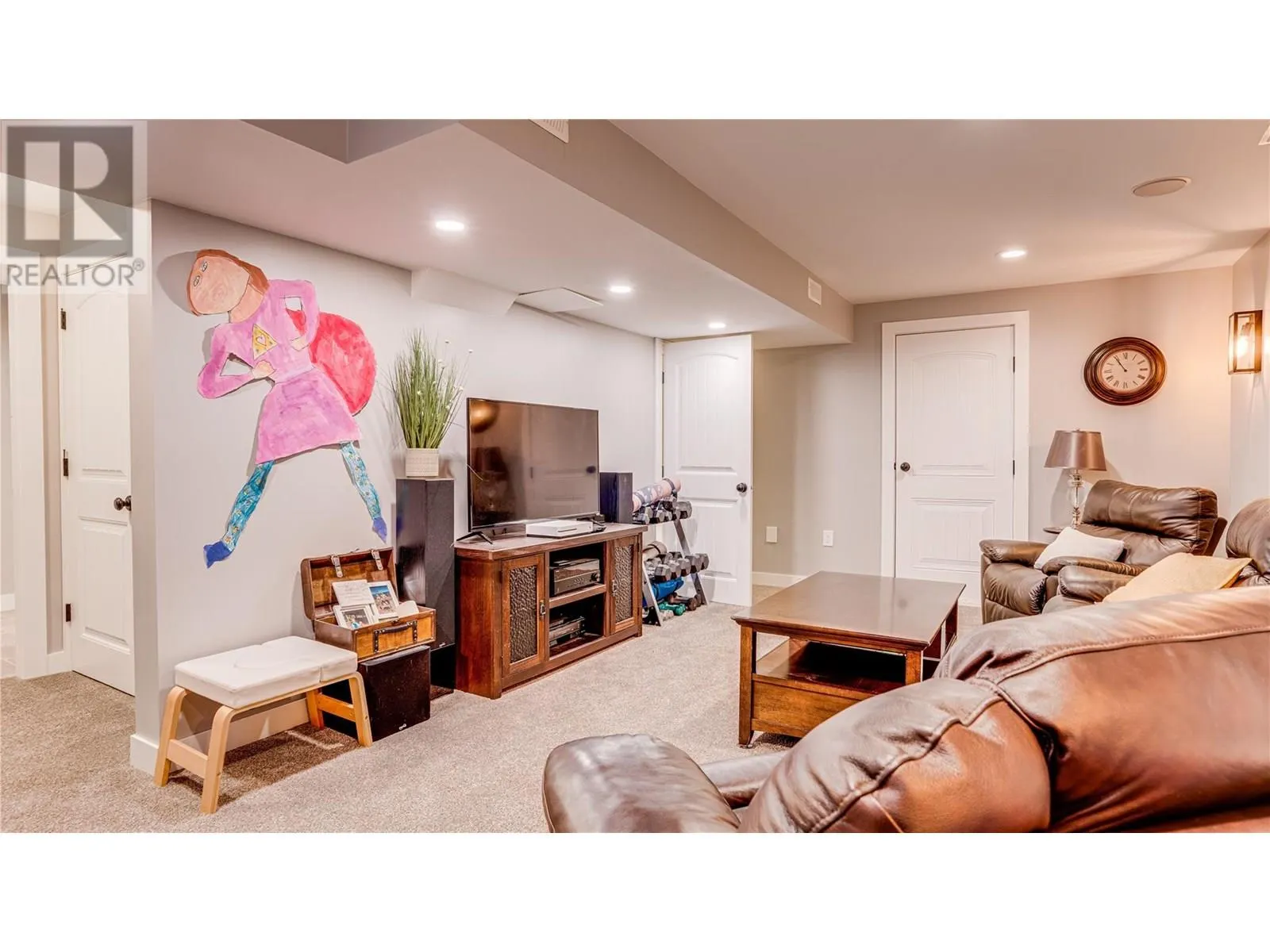 6440 Woodland Drive