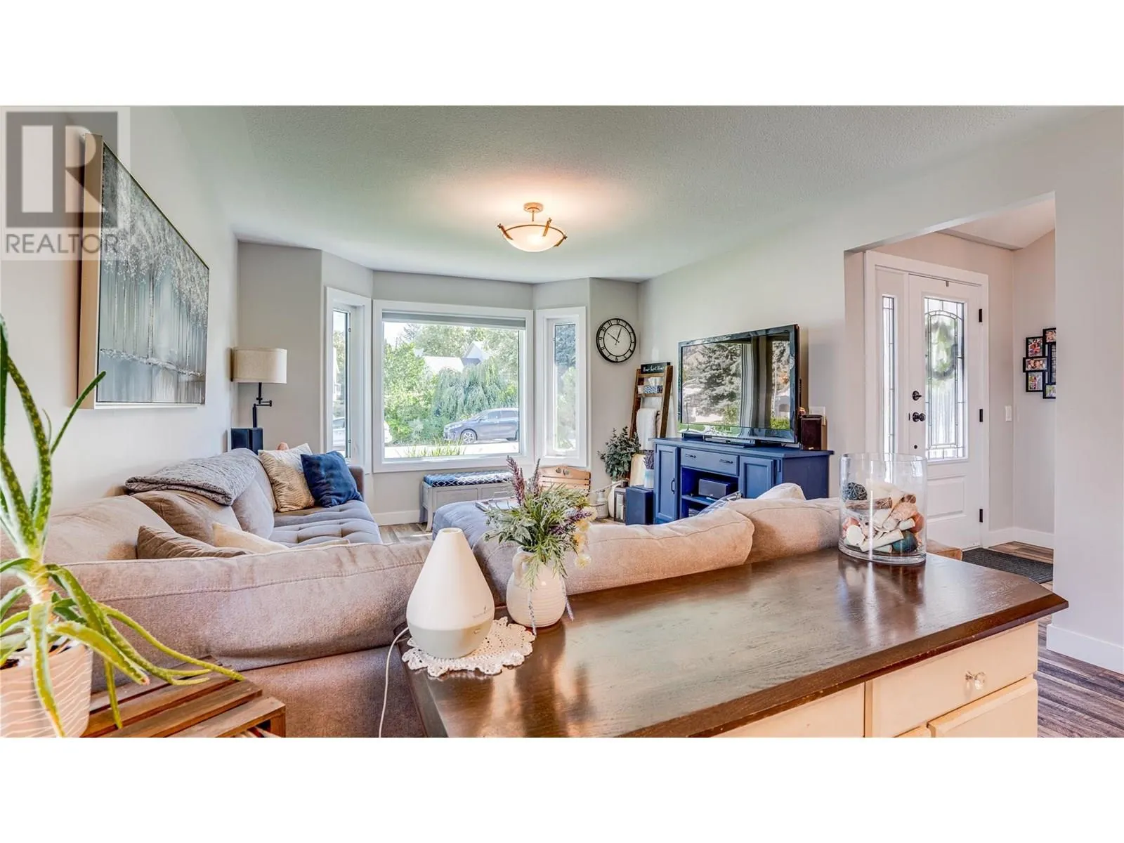 6440 Woodland Drive