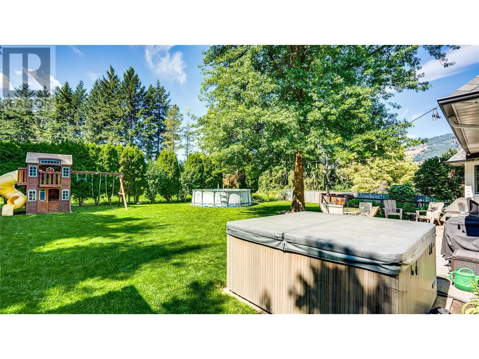 6440 Woodland Drive