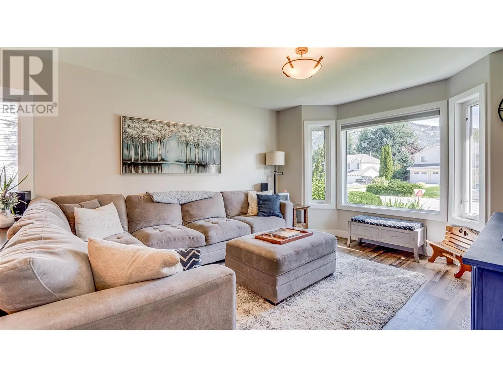 6440 Woodland Drive