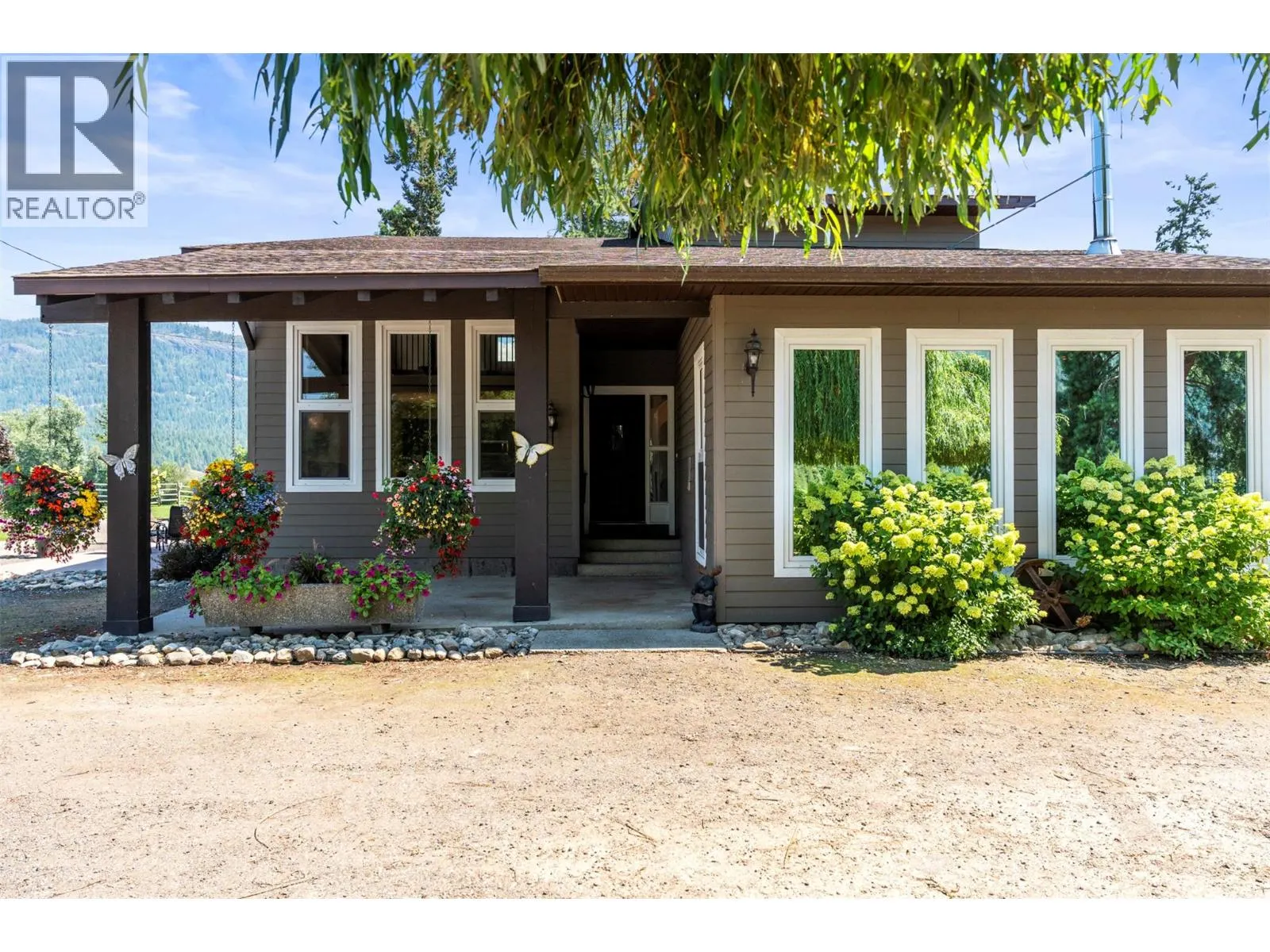 48 Waterside Road