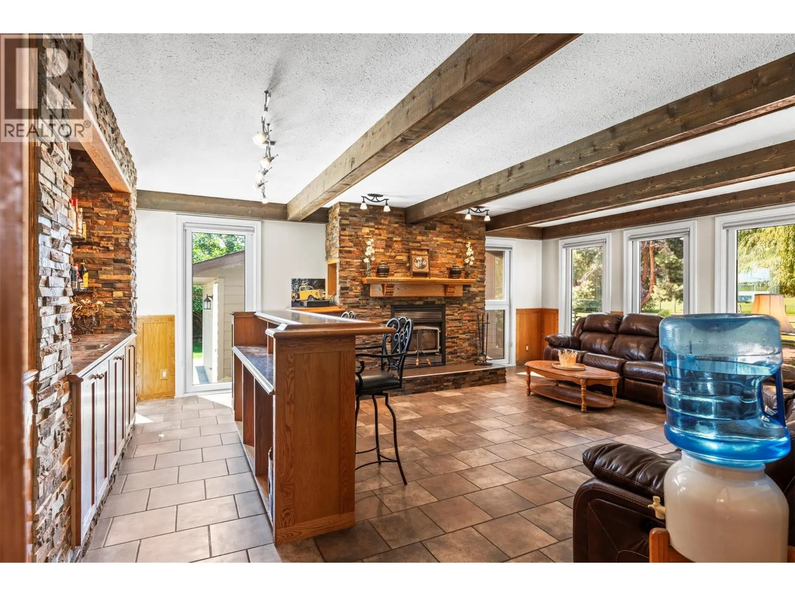 48 Waterside Road