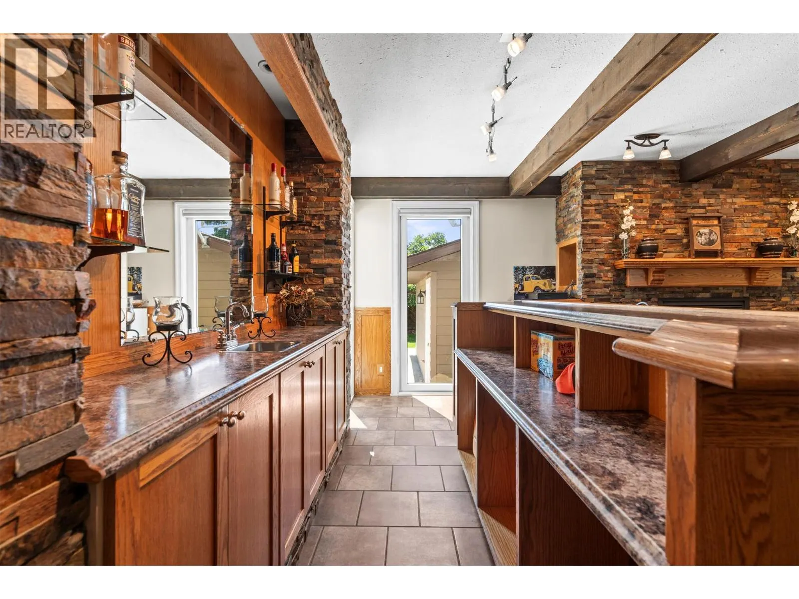 48 Waterside Road