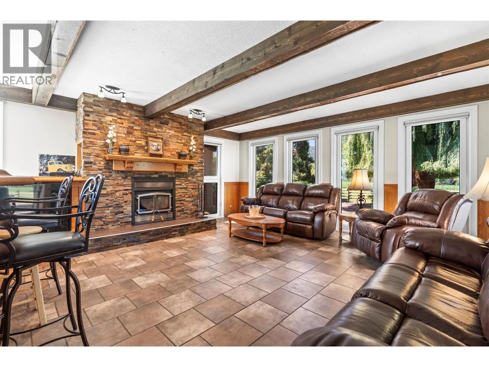 48 Waterside Road