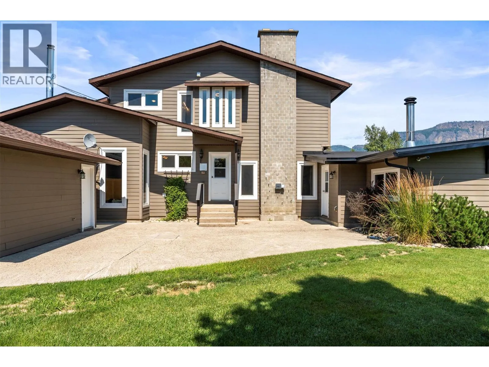 48 Waterside Road