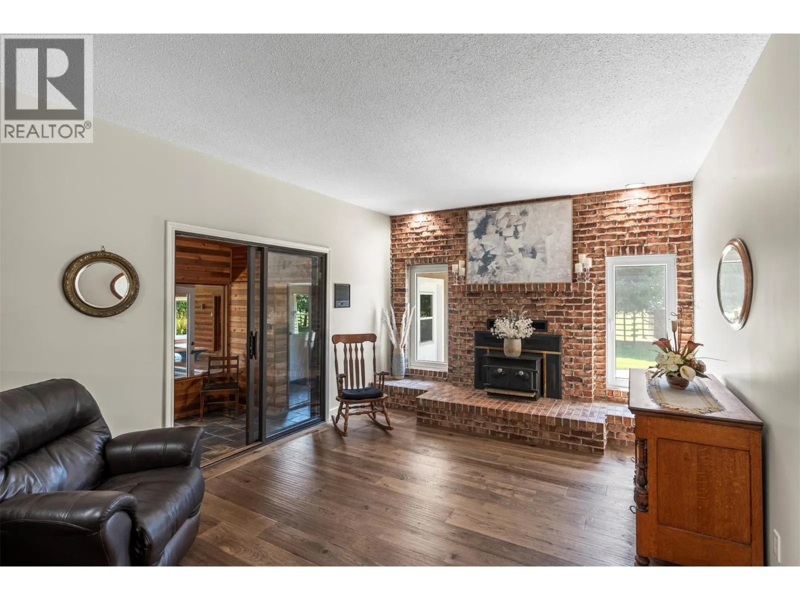 48 Waterside Road