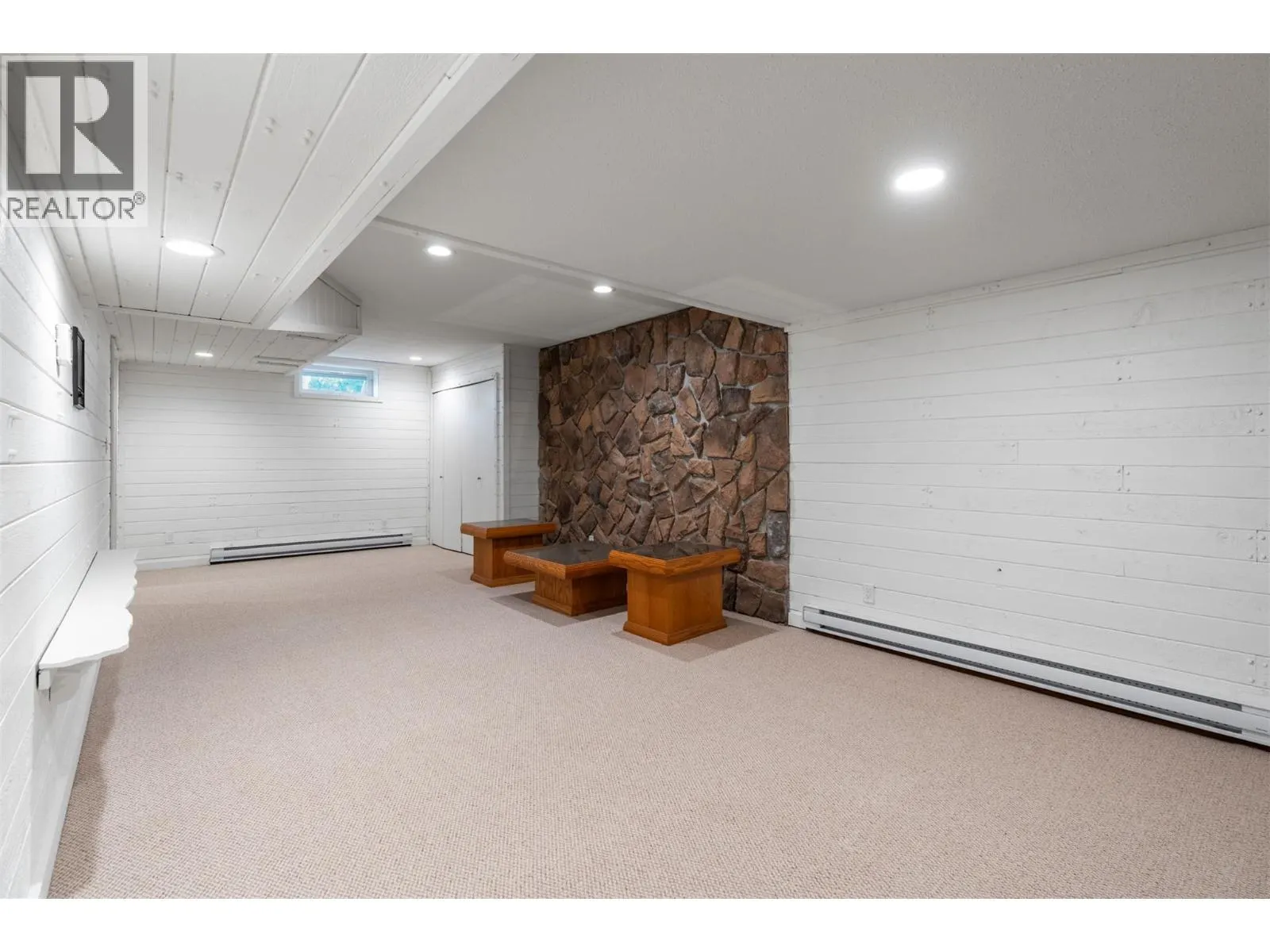 48 Waterside Road