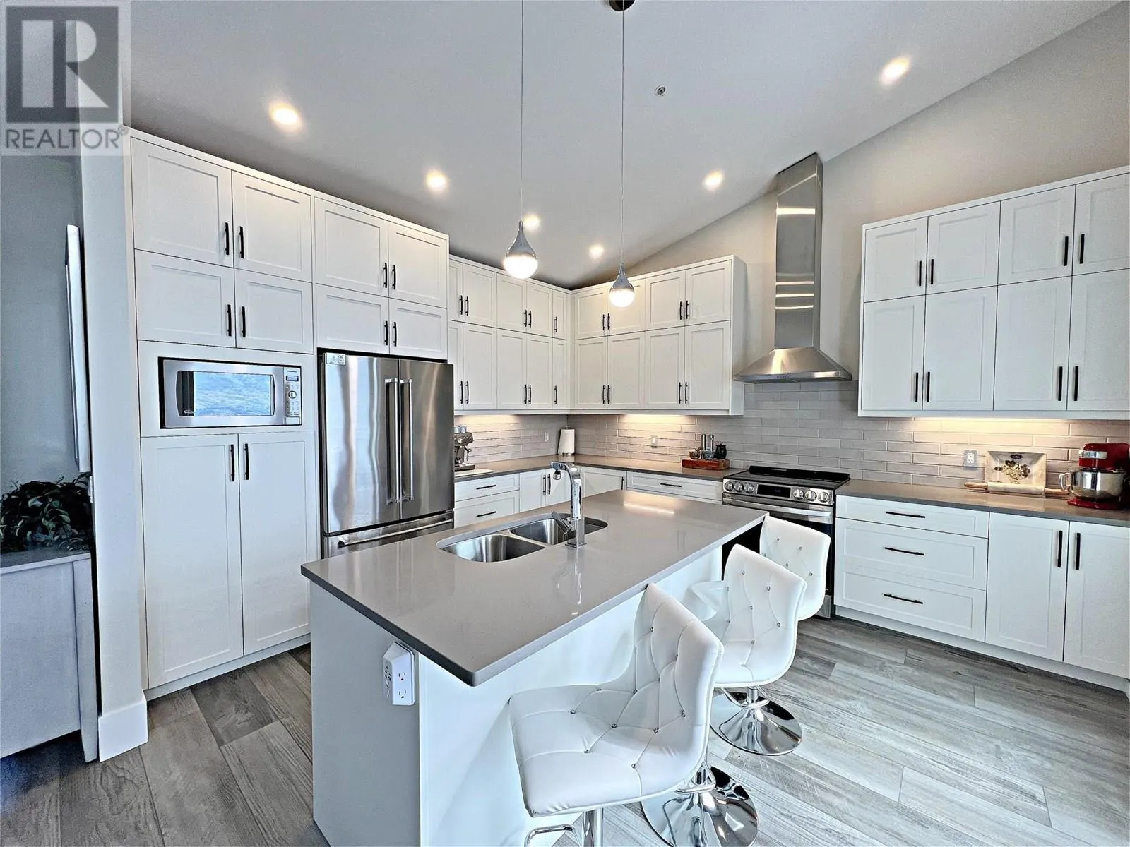 4000 Redstone Crescent Unit# 228