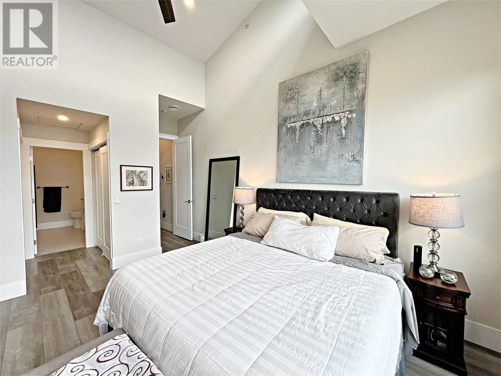 4000 Redstone Crescent Unit# 228