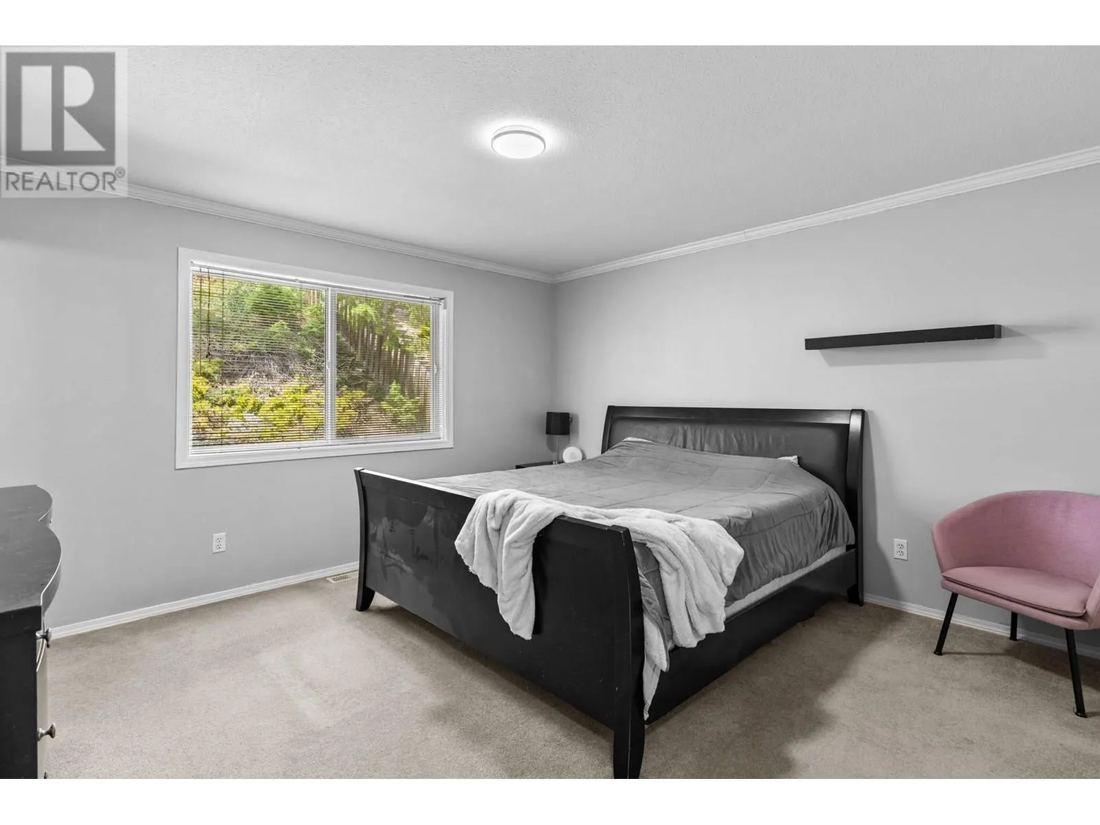 125 Applecrest Court