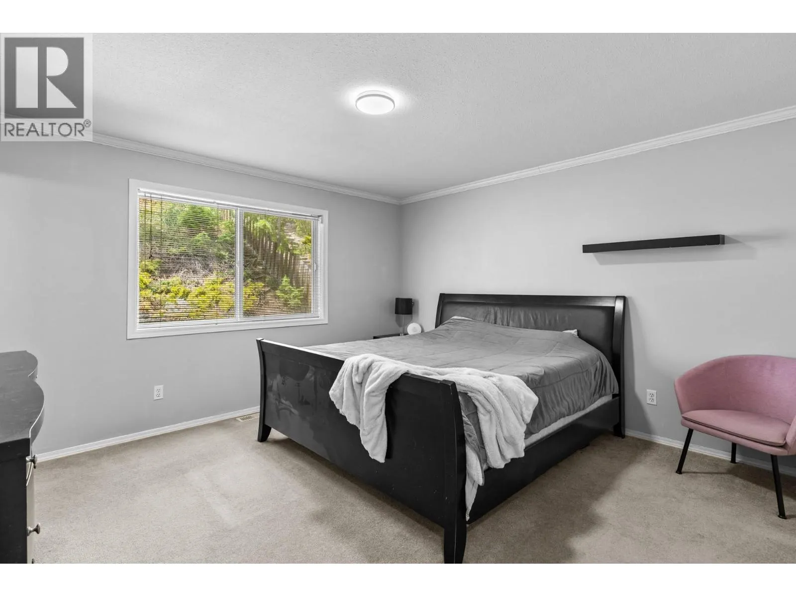 125 Applecrest Court