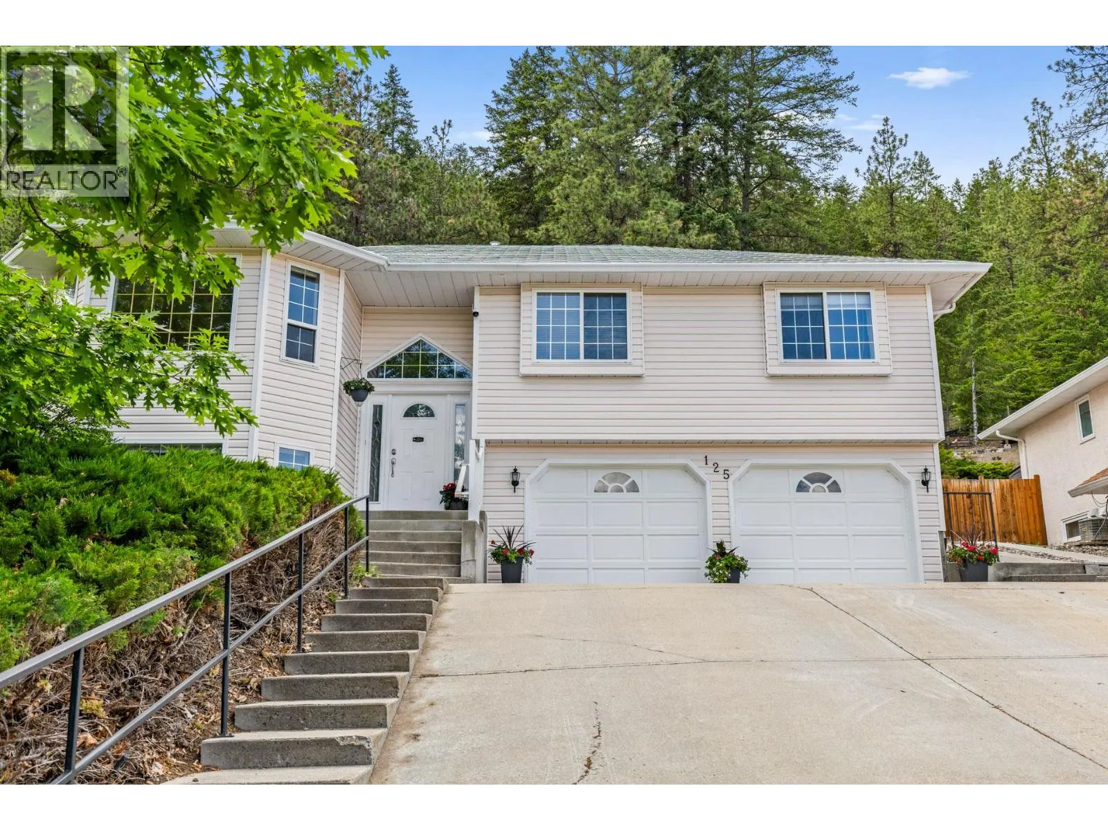 125 Applecrest Court