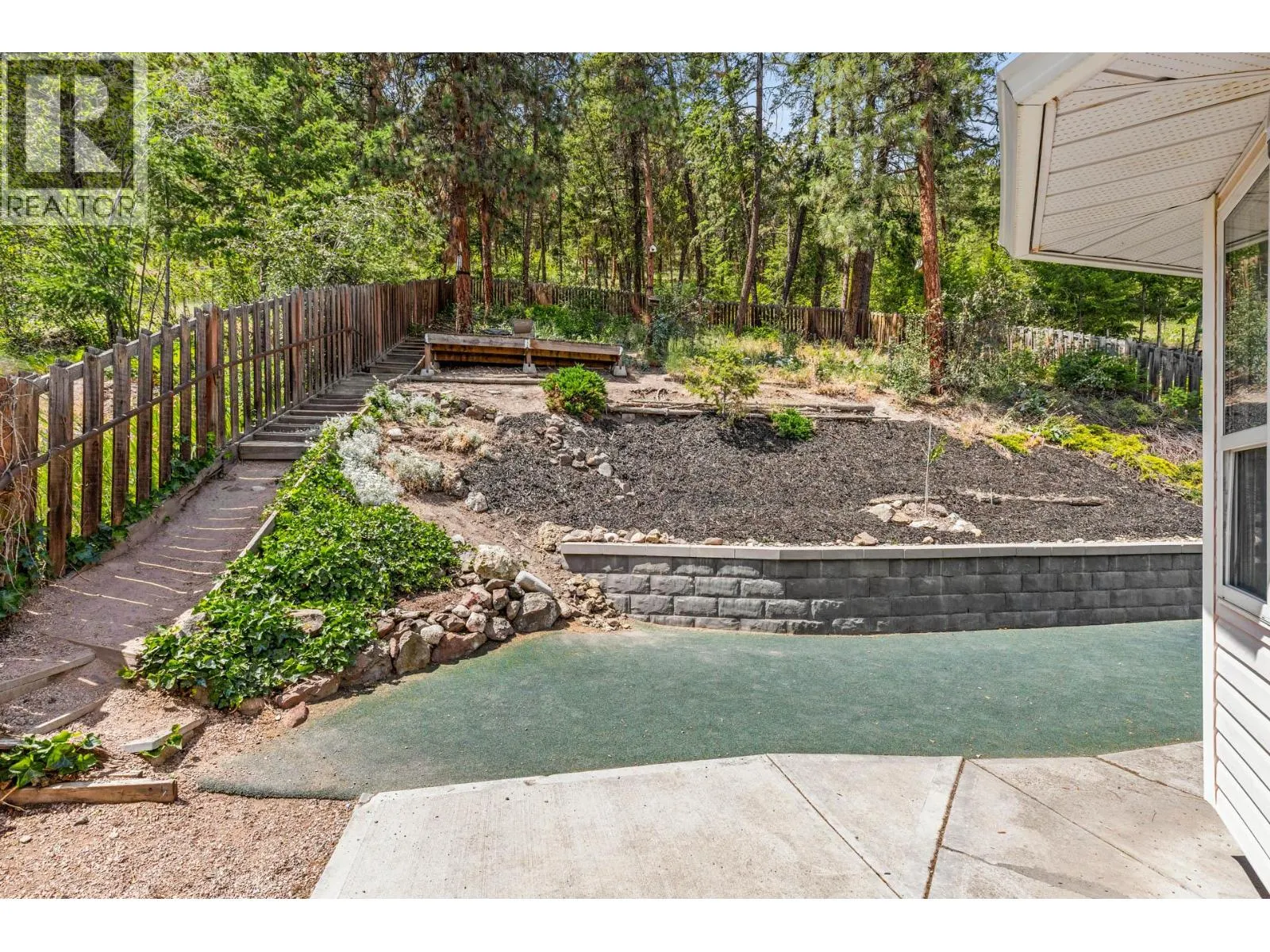 125 Applecrest Court
