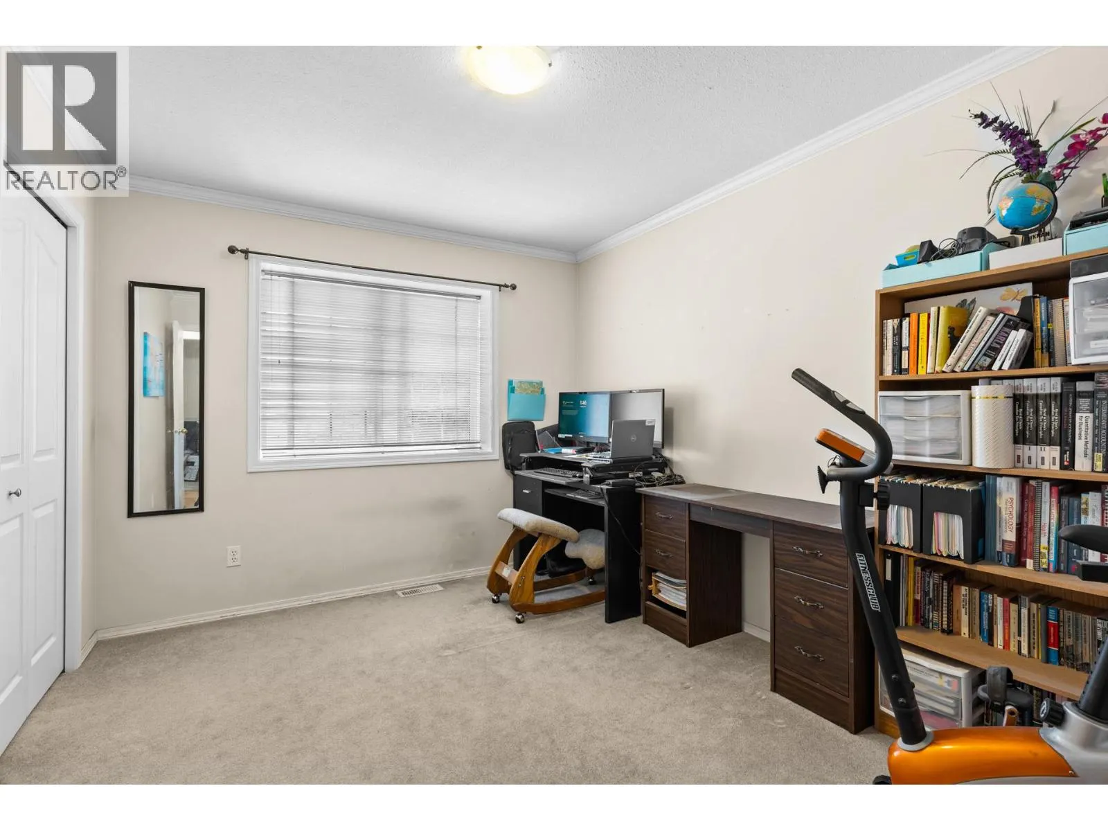 125 Applecrest Court