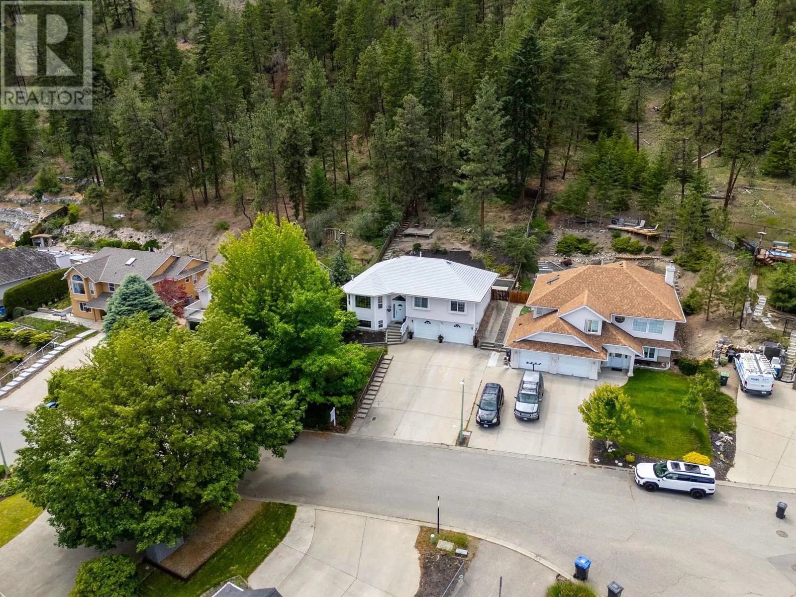 125 Applecrest Court