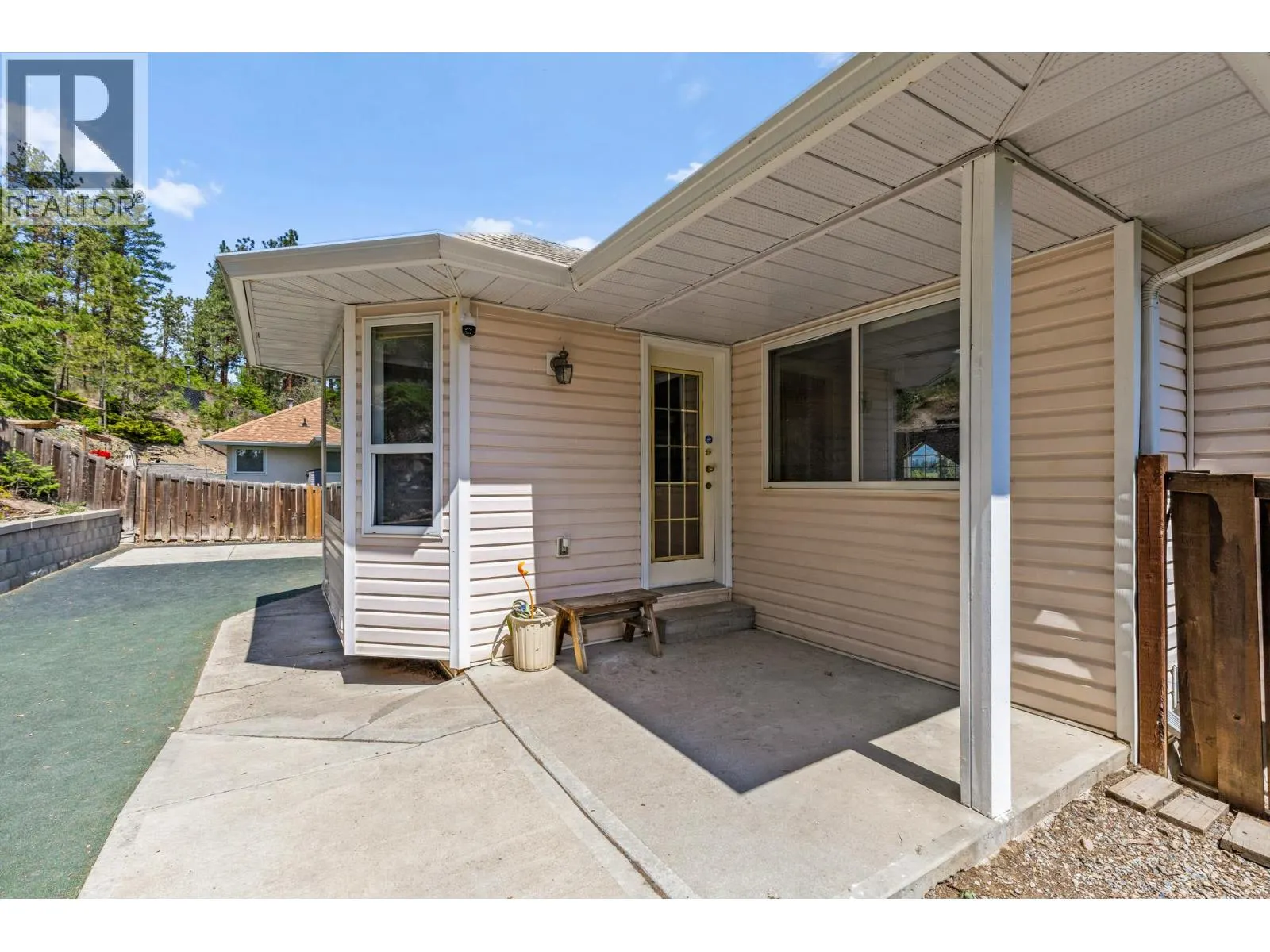 125 Applecrest Court