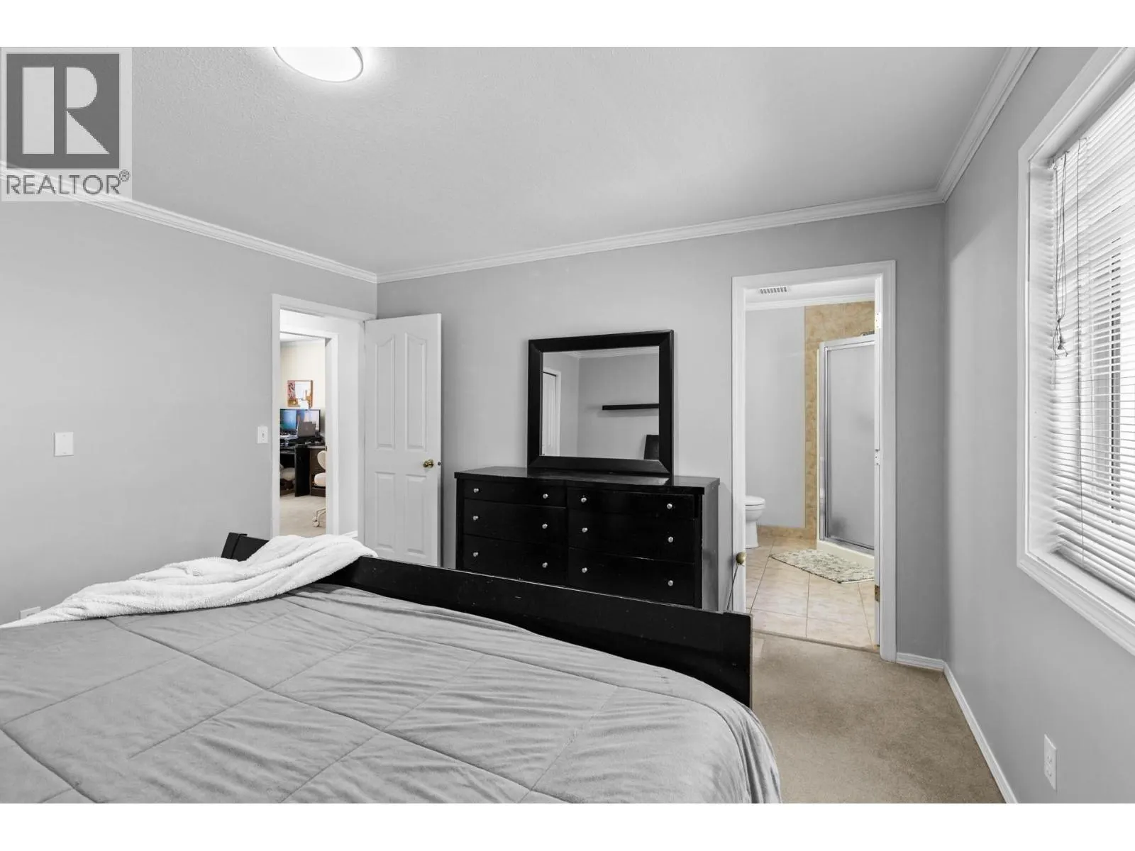 125 Applecrest Court