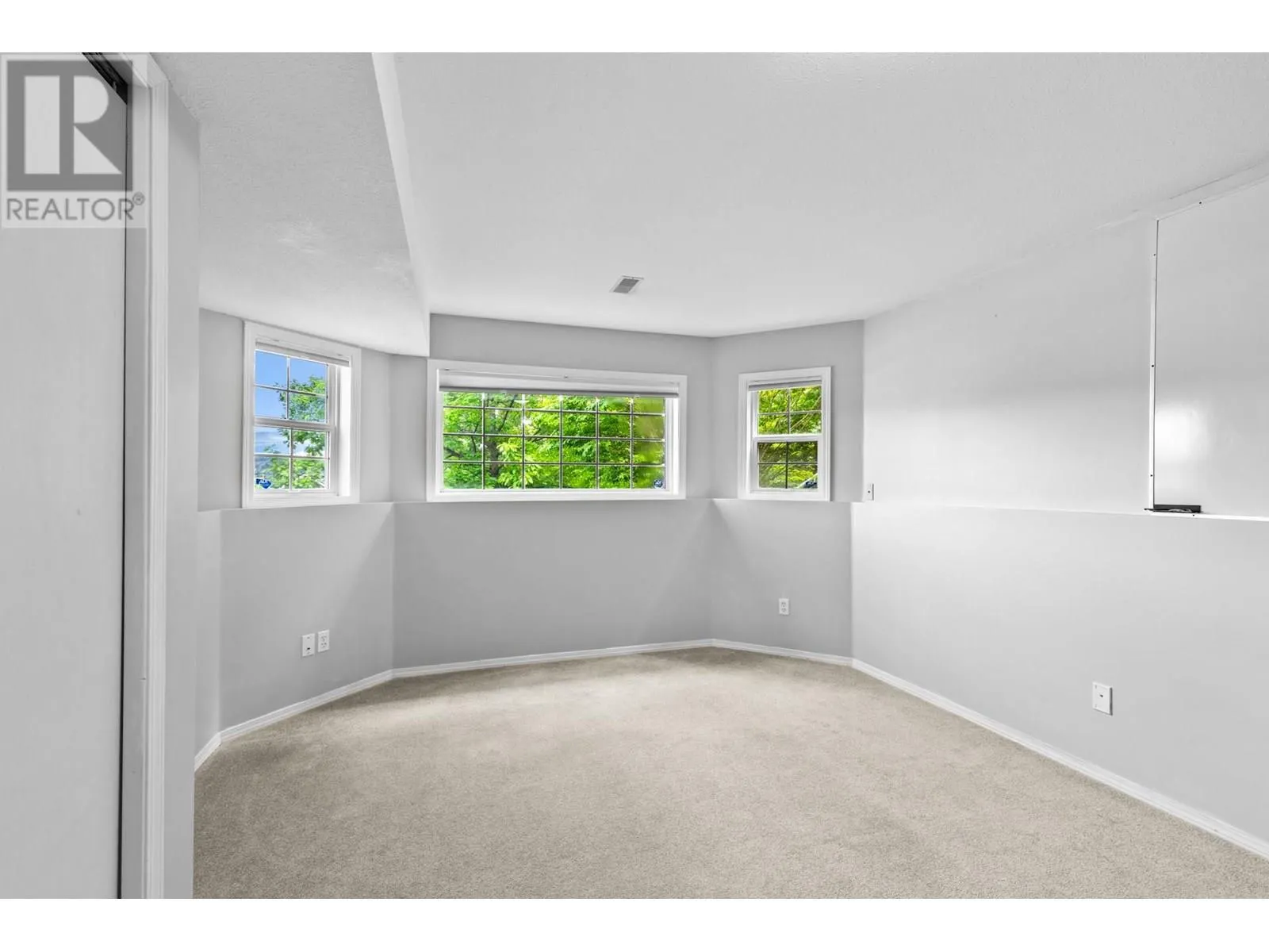 125 Applecrest Court