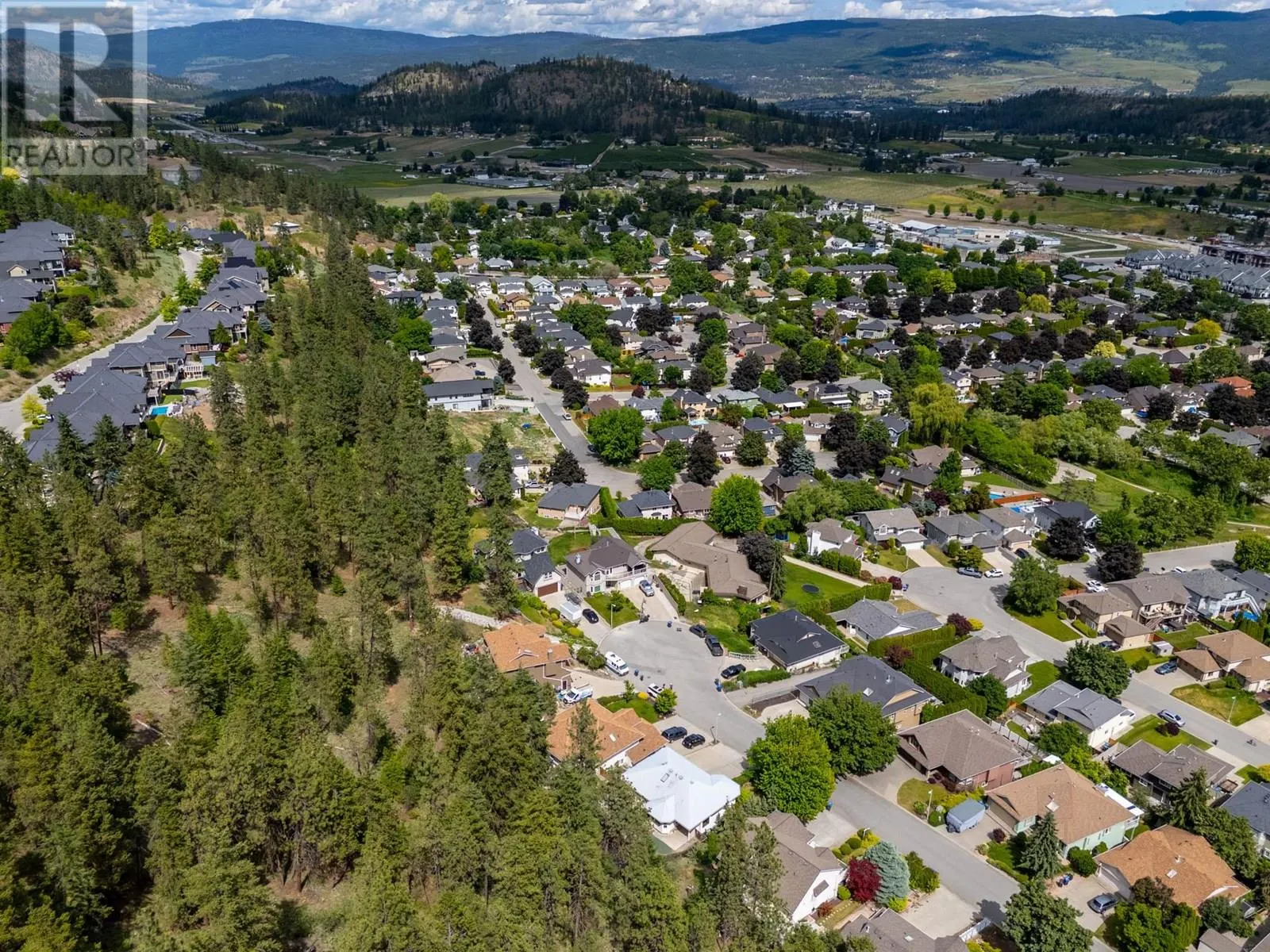 125 Applecrest Court