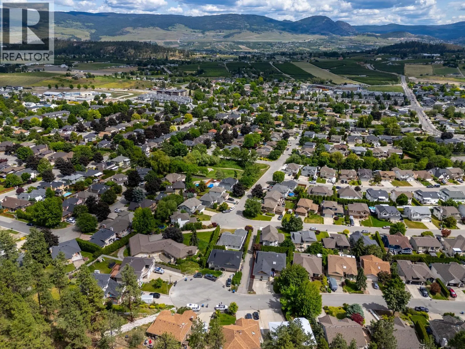 125 Applecrest Court
