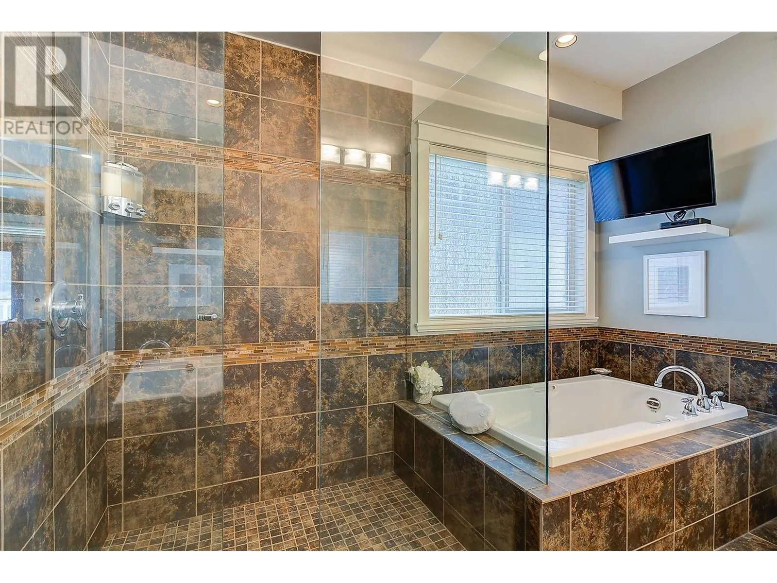 2423 Paramount Drive