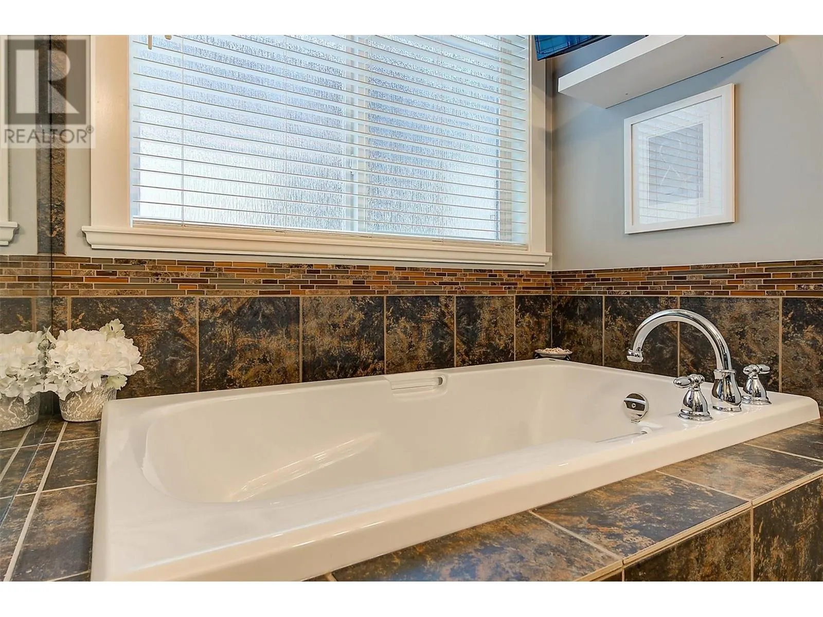 2423 Paramount Drive