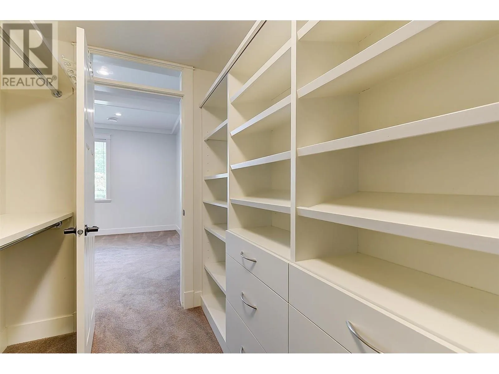 2423 Paramount Drive